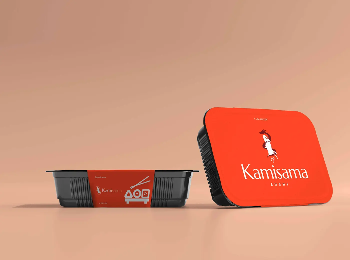 Embalagem laranja de delivery com o logo