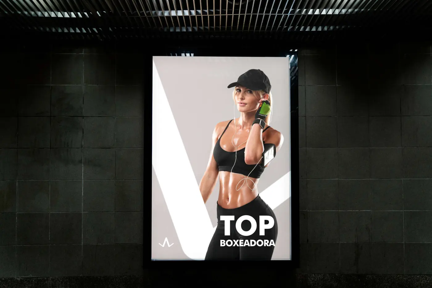 Cartaz Top Boxeadora em estação